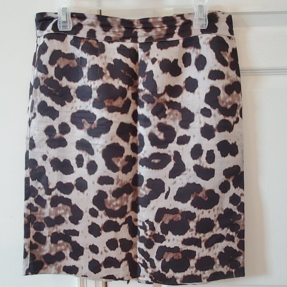 Banana Republic leopard pencil skirt - Picture 2 of 3